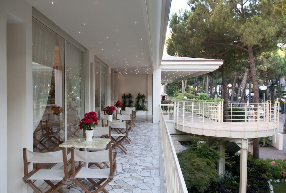 Hotel Doge Milano Marittima Buitenkant foto