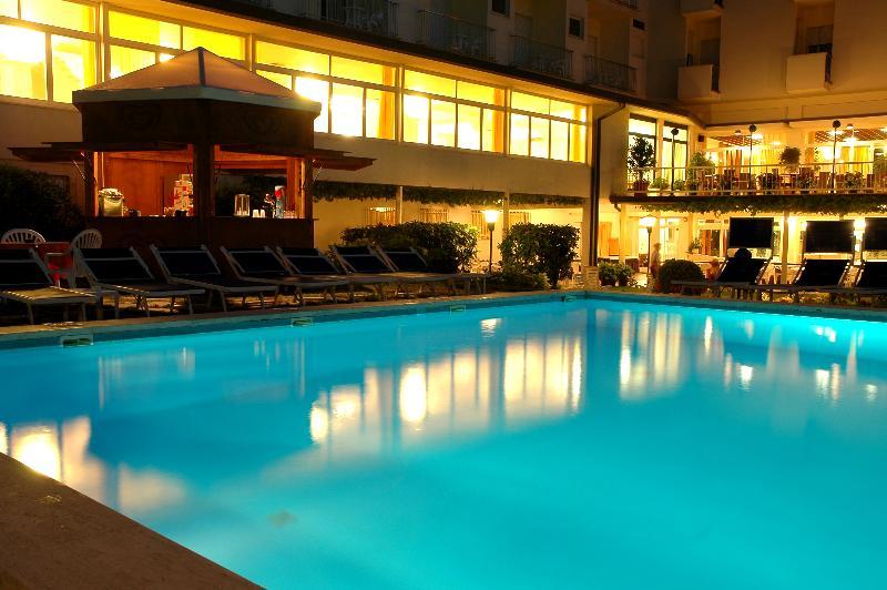 Hotel Doge Milano Marittima Buitenkant foto